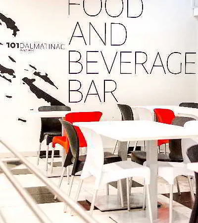 Design 101 Dalmatinac بيت شباب *