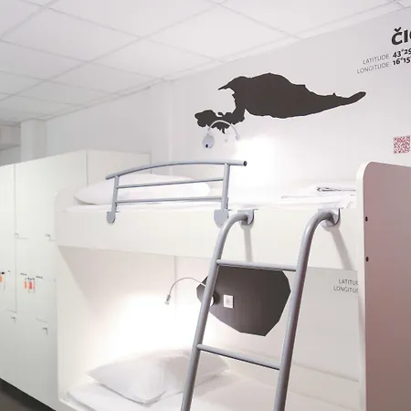 Design 101 Dalmatinac Hostel *