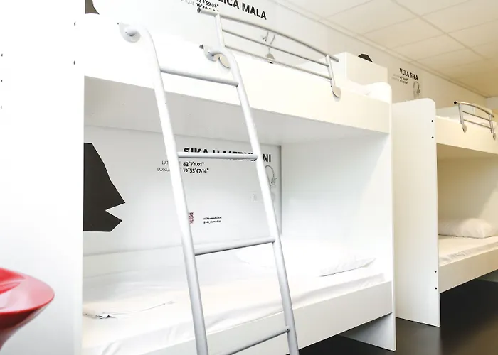 אכסניה Design 101 Dalmatinac *