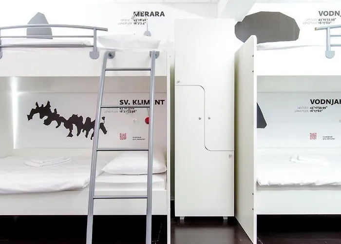 אכסניה Design 101 Dalmatinac *