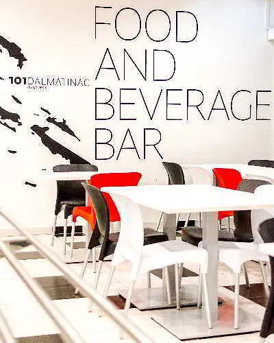 Design 101 Dalmatinac אכסניה *